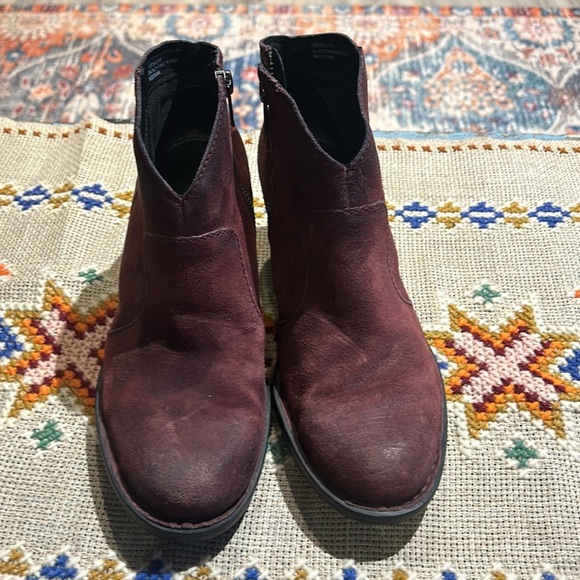 BORN Red Distressed Suede Michel Booties Size 7 - Picture 2 of 6